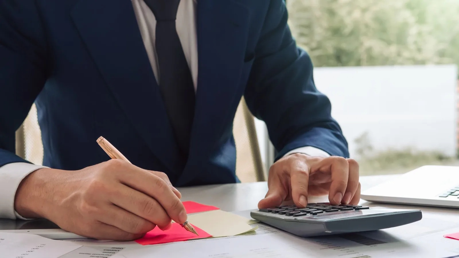 1. preliminary steps before signing a construction contract