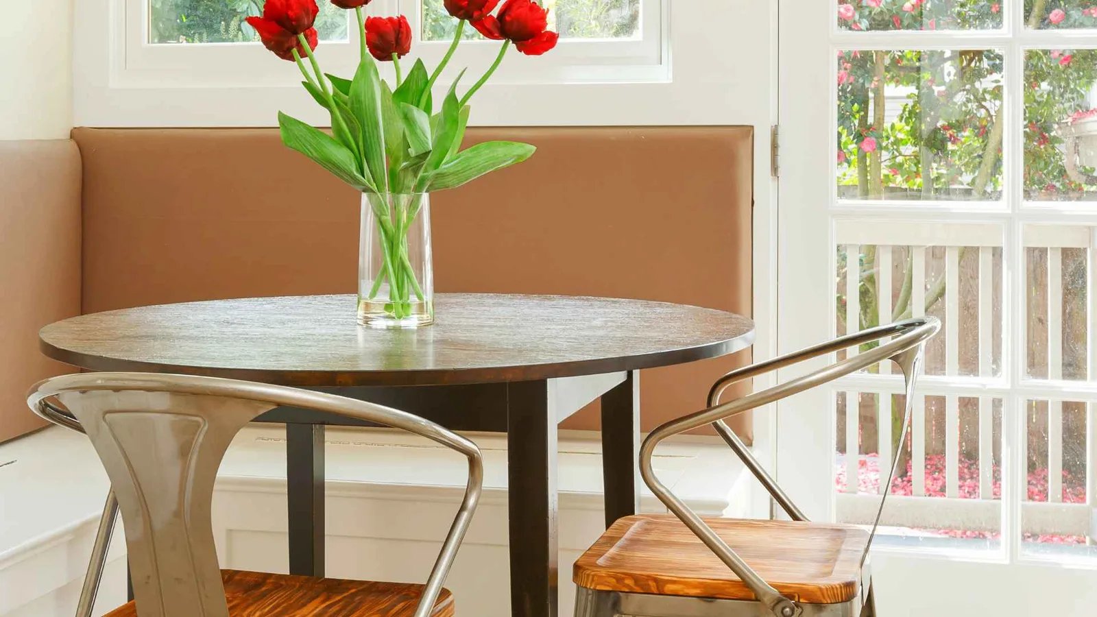 corner breakfast nook