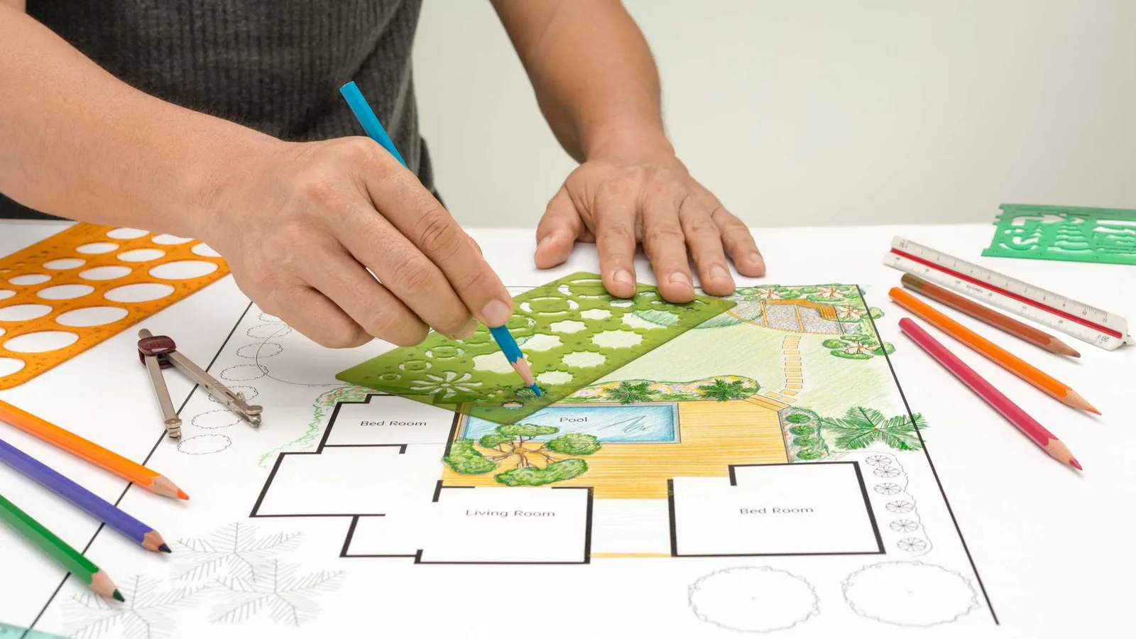 Drawing a site plan by hand as a DIY project