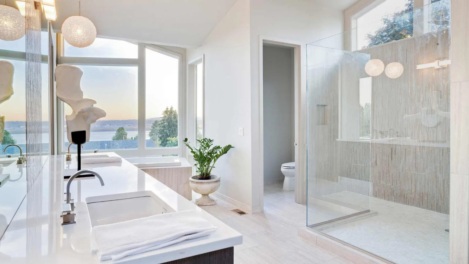 Full bathroom with a separate toilet room