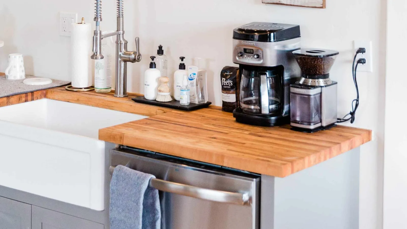 Full compact kitchen in a tiny home