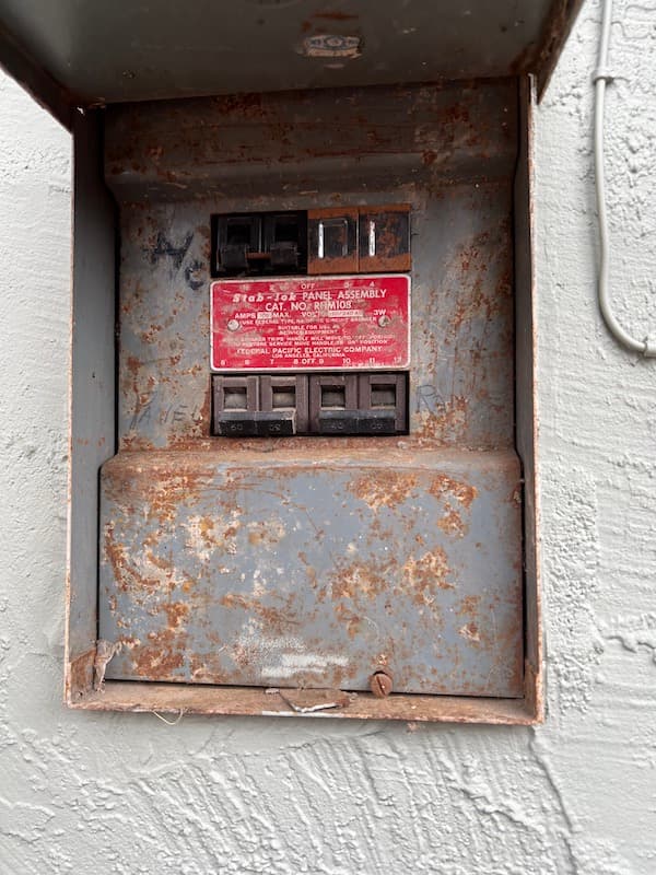Old service panel