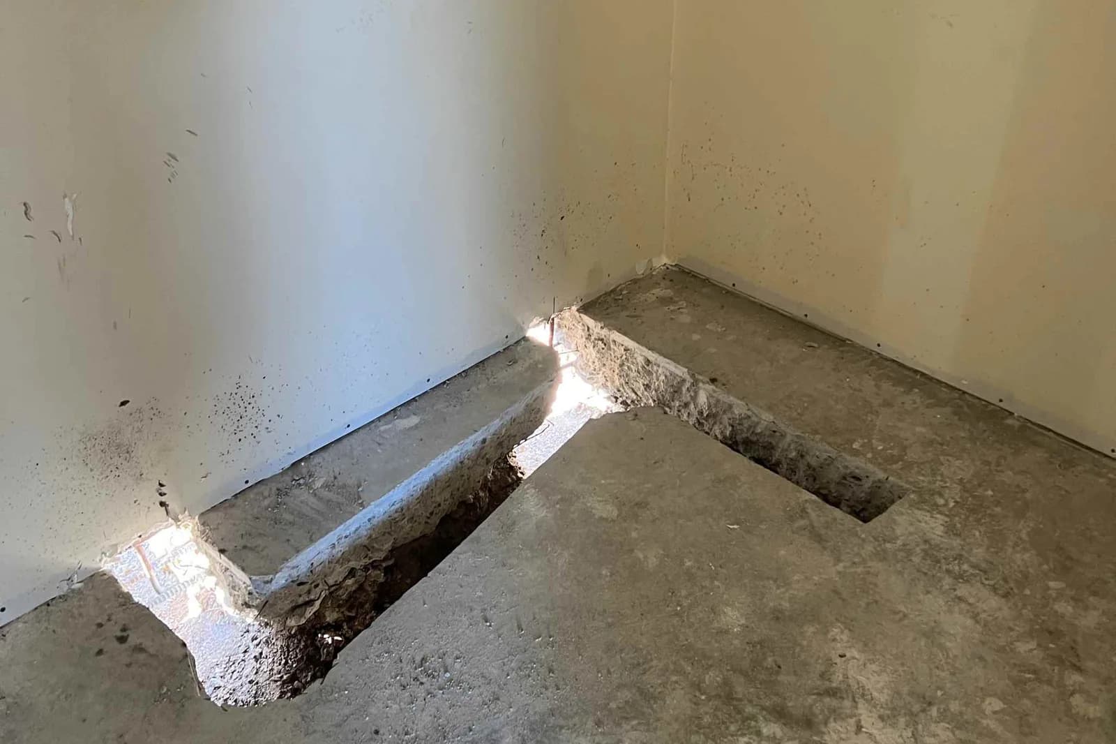 channels in concrete for pipes for bathroom
